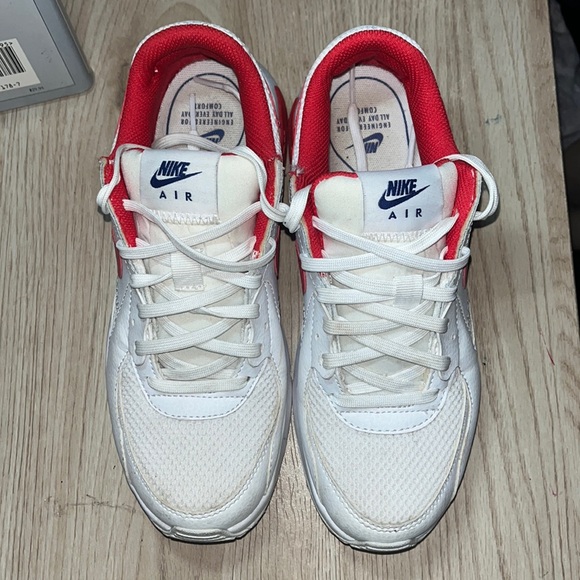 Nike shoes - Picture 2 of 5